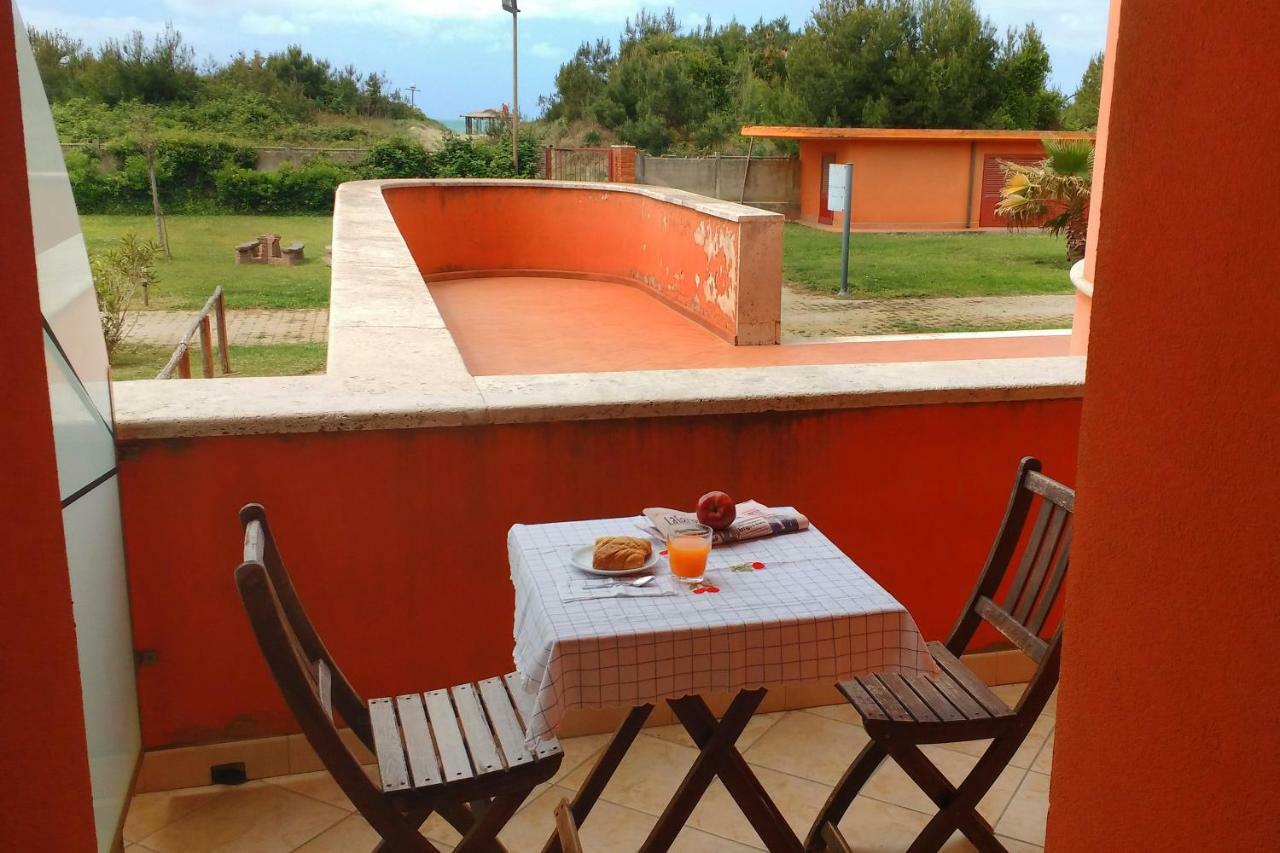 Appartamento Vicino Alla Spiaggia 칼람브로네 객실 사진
